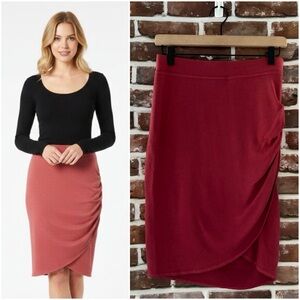Aritzia Wilfred Tyra Faux Wrap Stretch Skirt in Dark Coral Red, Medium